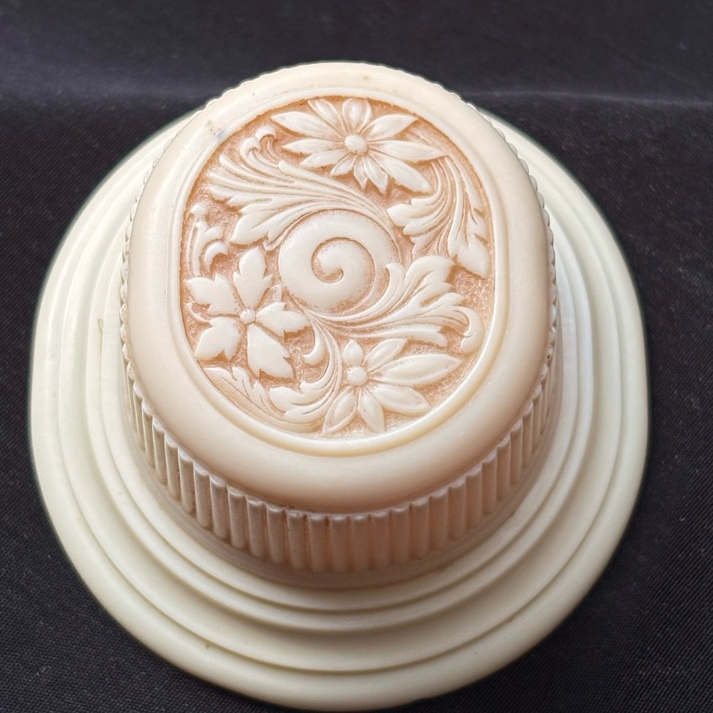 1930’s Bakelite engagement ring box